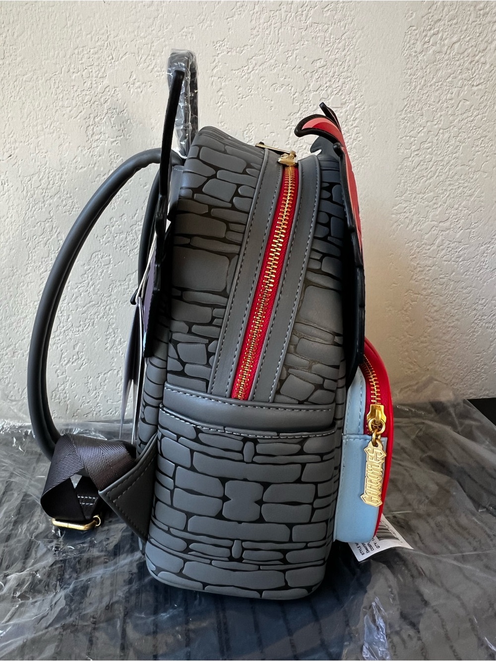 Loungefly Disney Gargoyles Demona Cosplay Mini Backpack - NWT - Picture 3 of 9